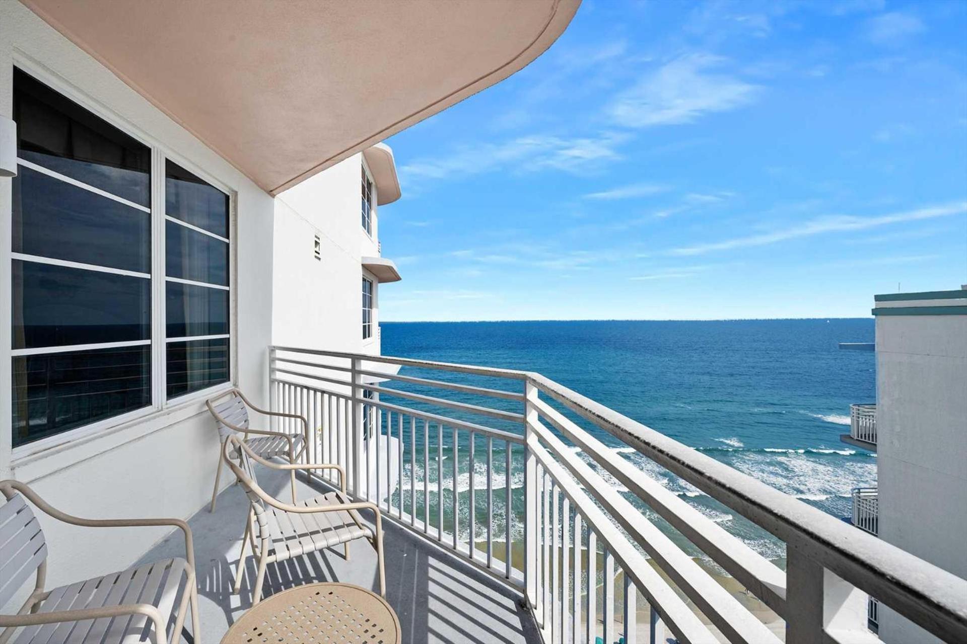 Luxury 20th Floor 2 Bedroom Direct Oceanfront Daytona Holiday home *
